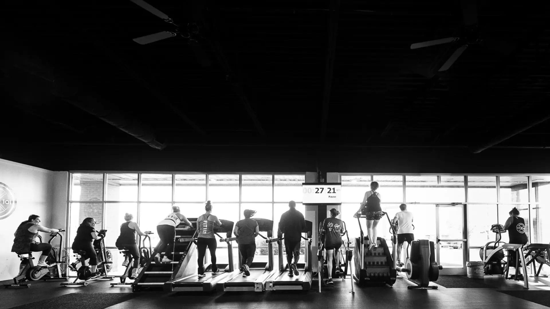 Group training class at Fit 1o1 gym